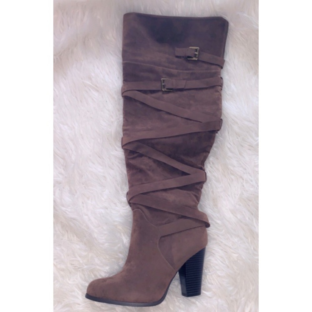 HEELED BOOT